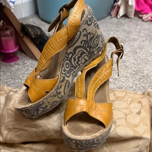 Fly London Women's Yellow Wedge Sandals - Picture 7 of 7